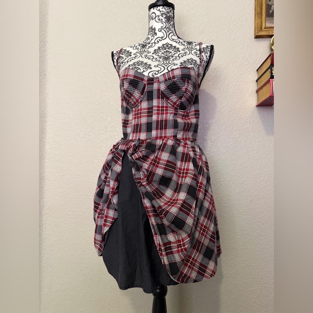 Hot Topic Threads bustier dress